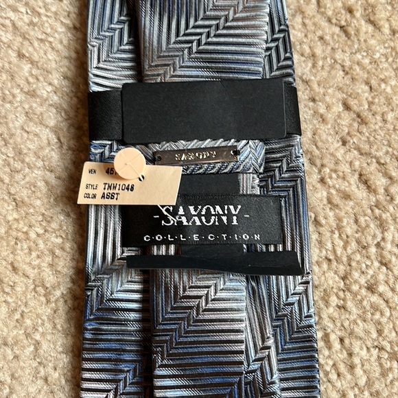 New with tag Saxony collection silk mens tie, grey/ silver texture luxury formal - Picture 4 of 6